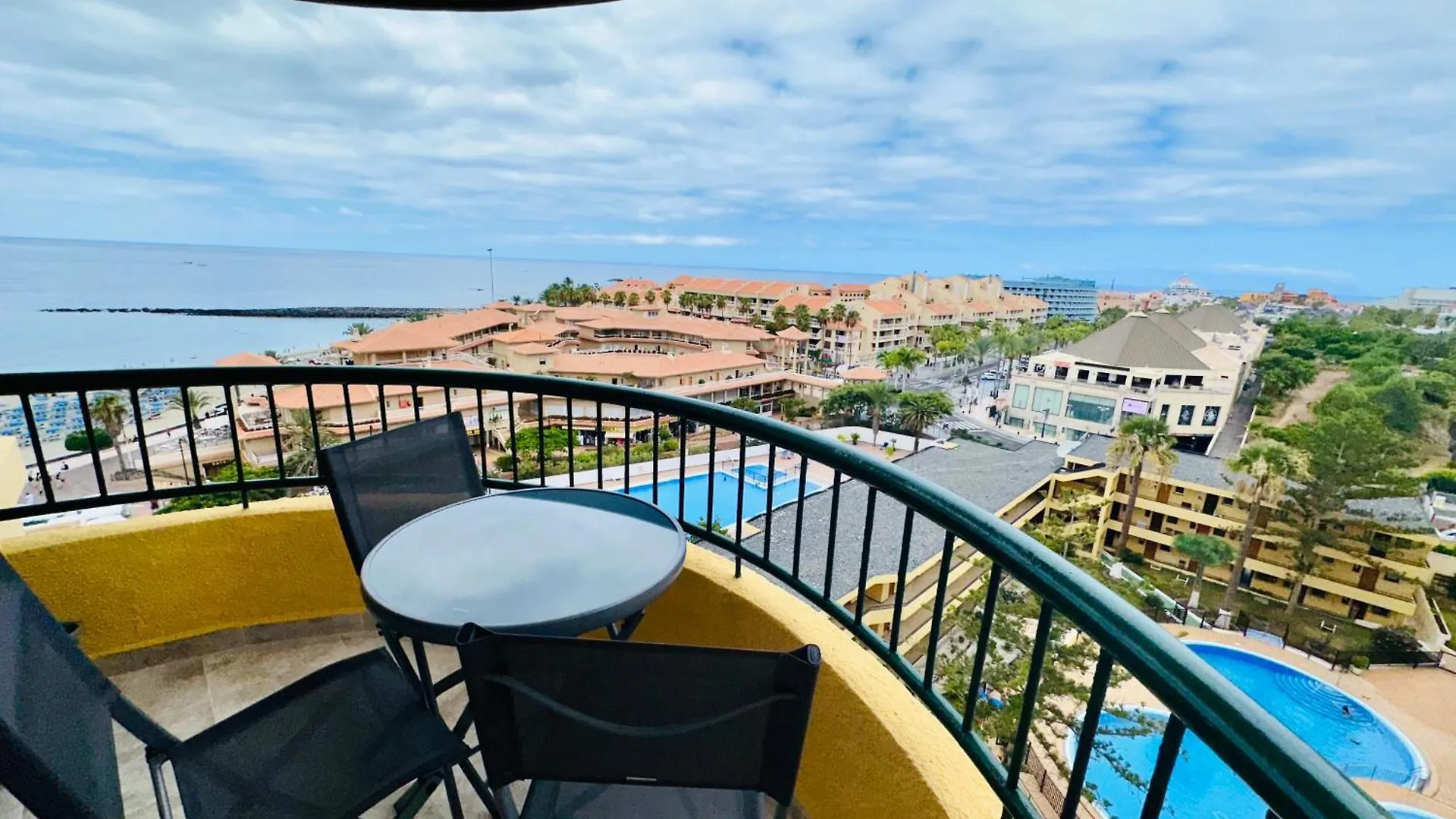 Apartment Torres Del Sol Playa De Las Vistas Free Wifi Playa de las Americas  Spain